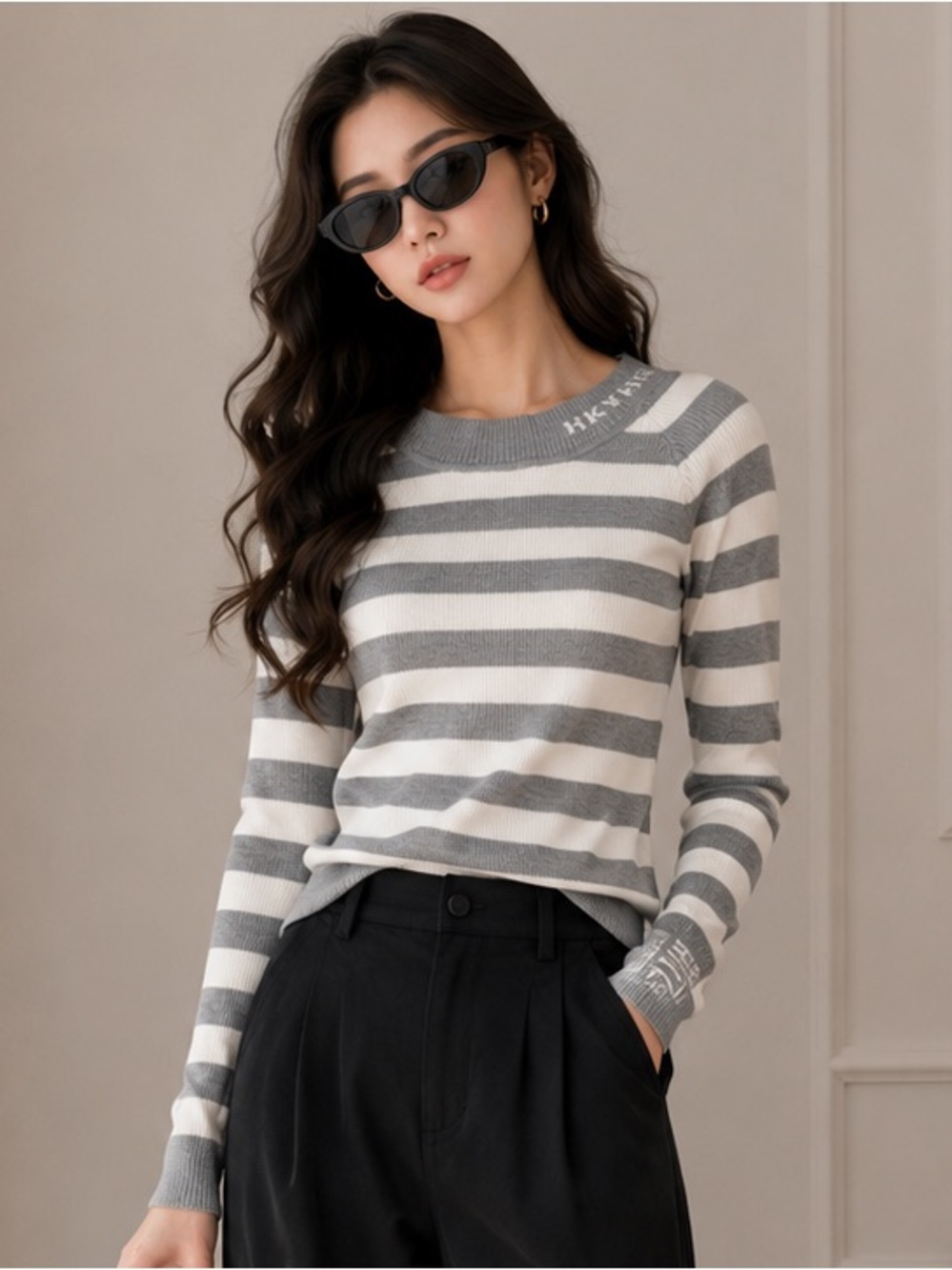 Black Wide-Leg Cargo Pants